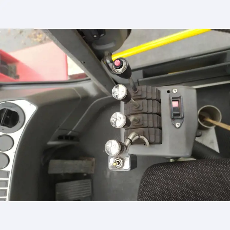 Various forklifts/ industrial trucks and vehicles-9