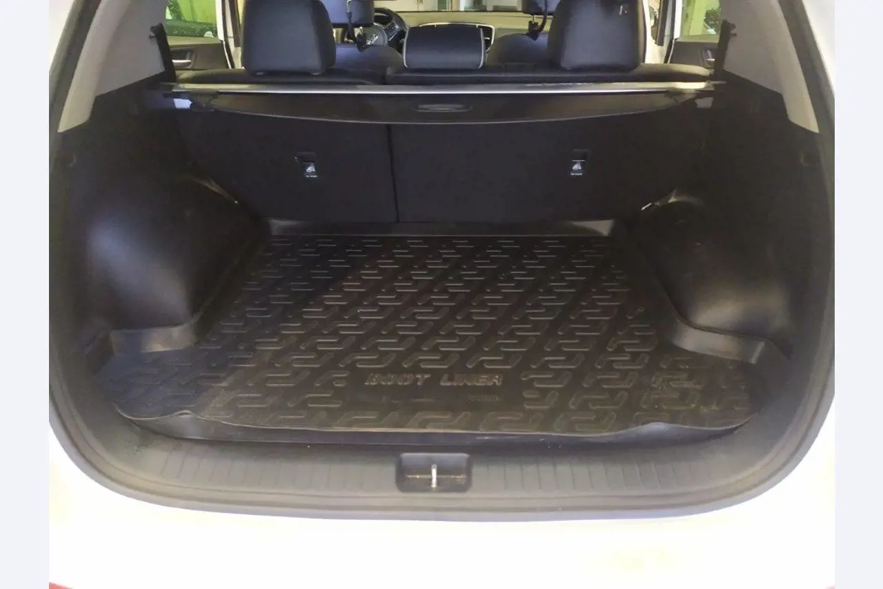 Various forklifts/ industrial trucks and vehicles-4