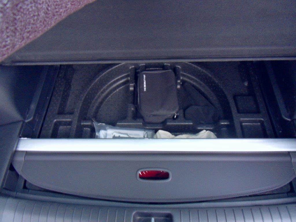 Various forklifts/ industrial trucks and vehicles-12