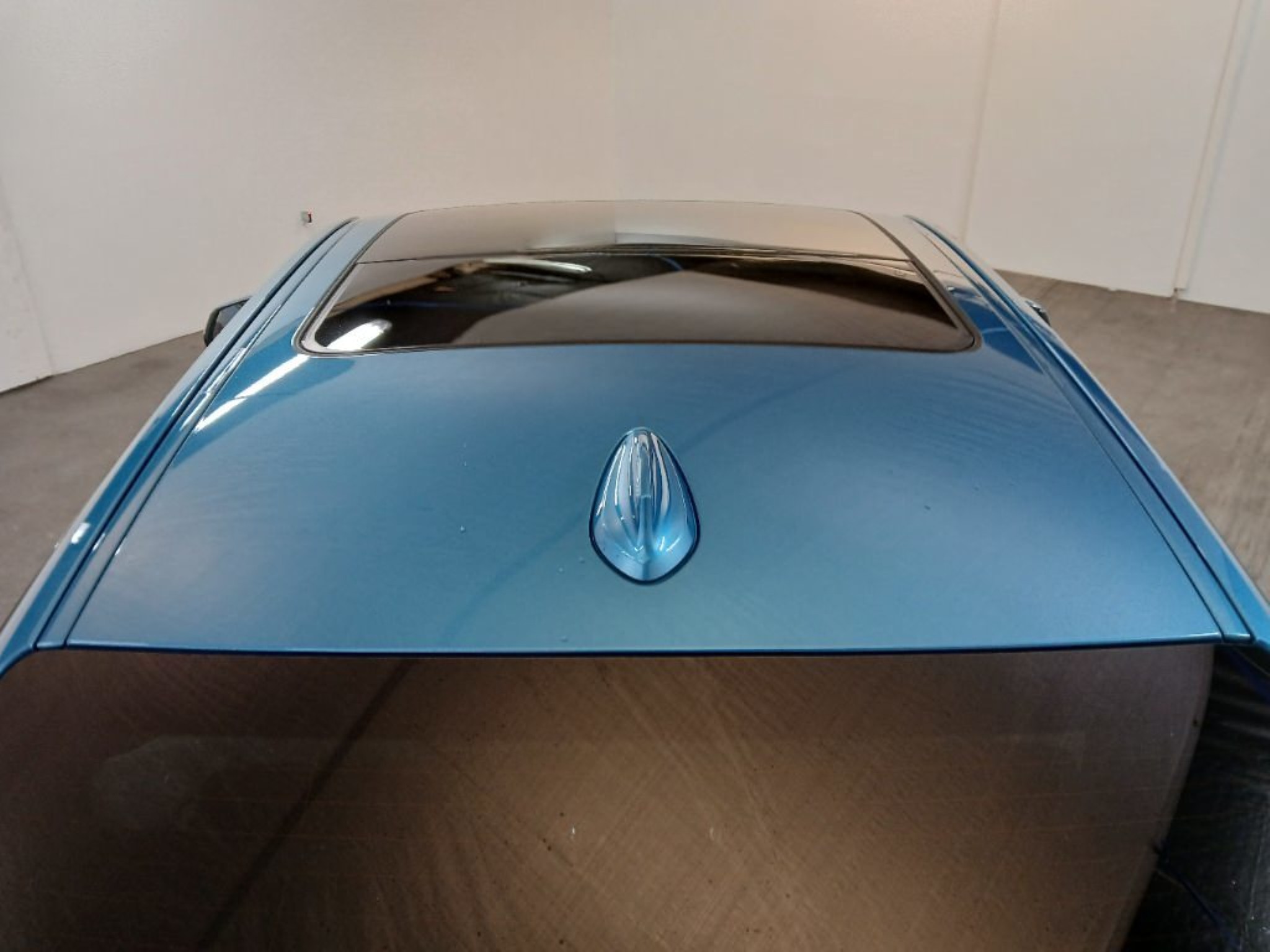 Various forklifts/ industrial trucks and vehicles-10