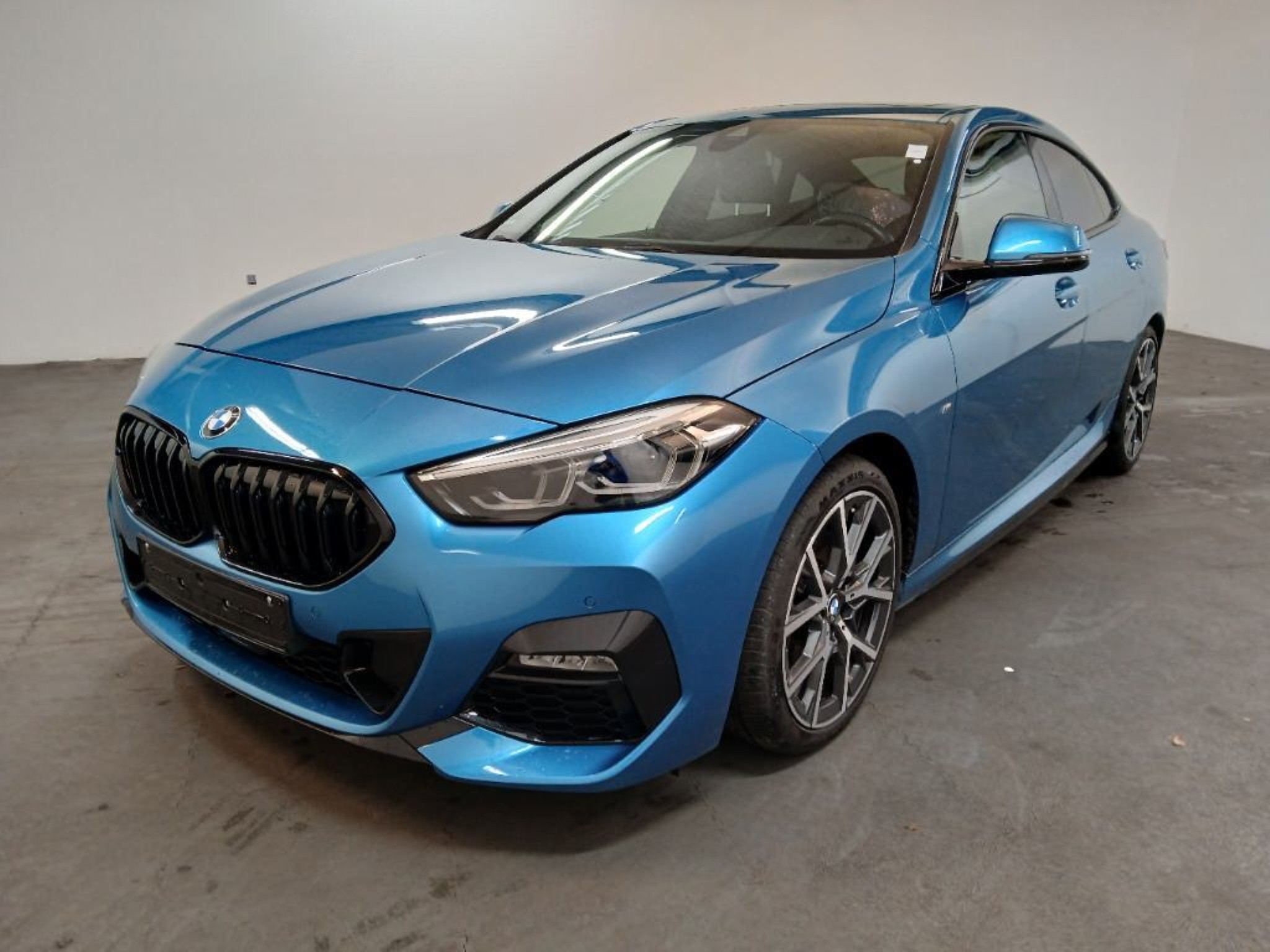 Various forklifts/ industrial trucks and vehicles-1