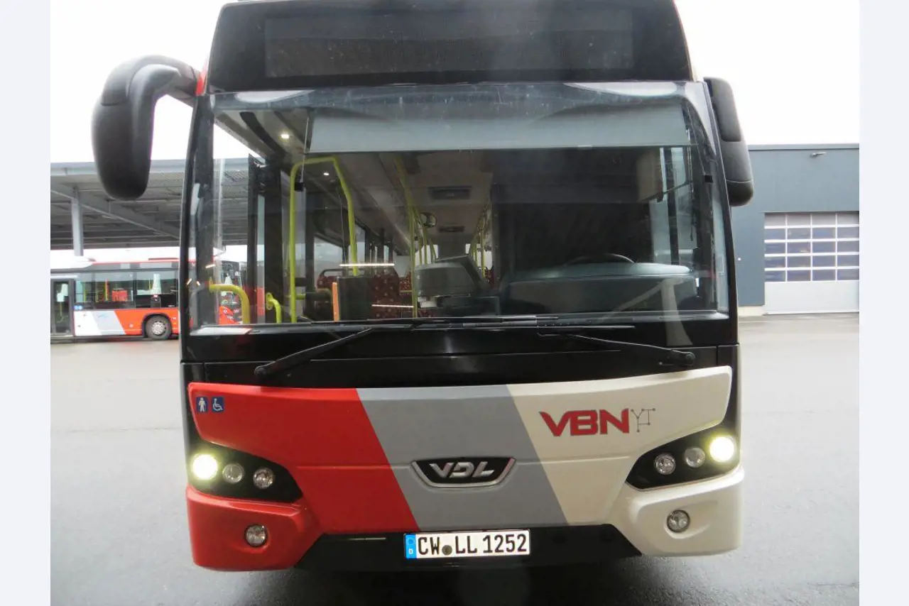 Nieuw: 6 x VDL standaard servicebussen EZ 2015-2
