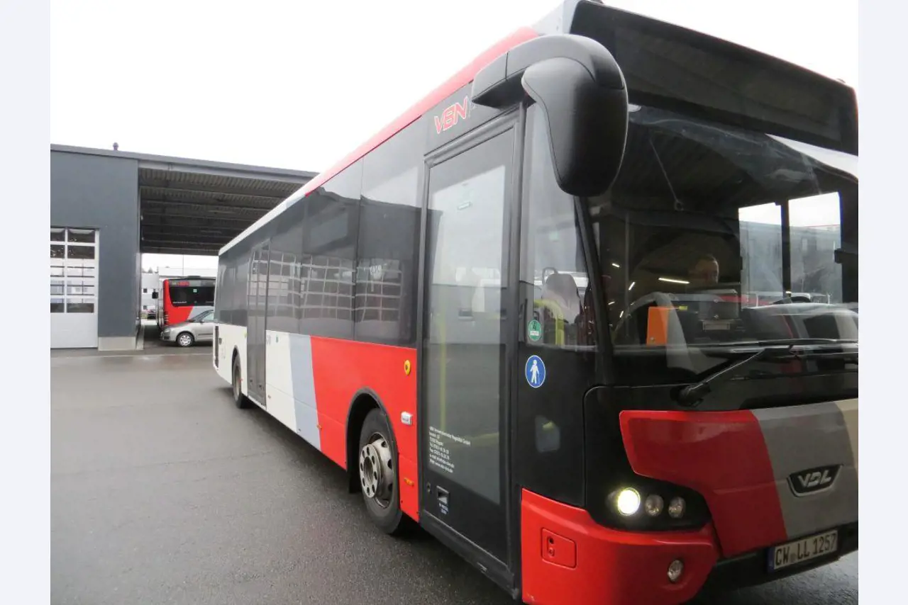 Nieuw: 6 x VDL standaard servicebussen EZ 2015-6
