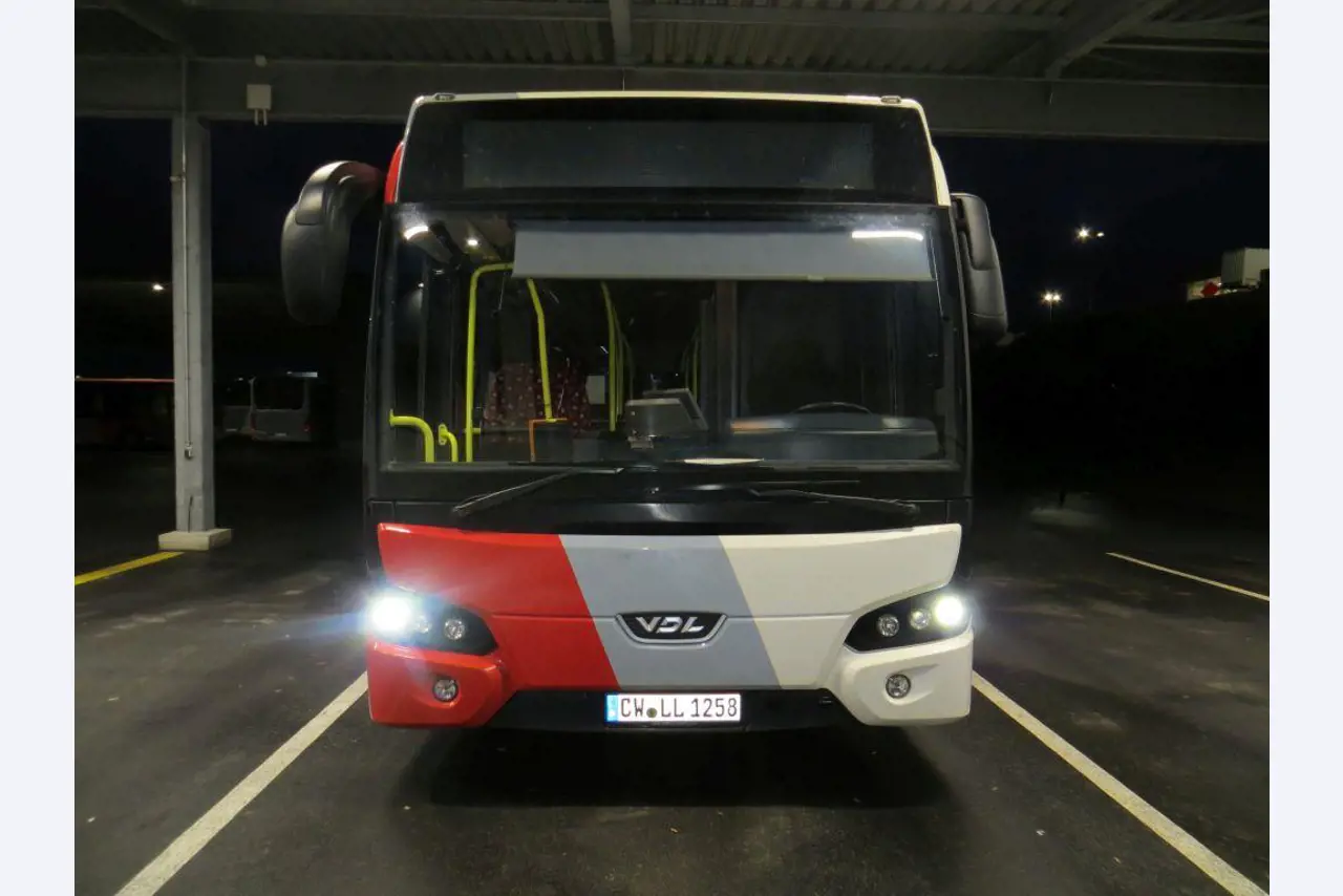 Nieuw: 6 x VDL standaard servicebussen EZ 2015-7