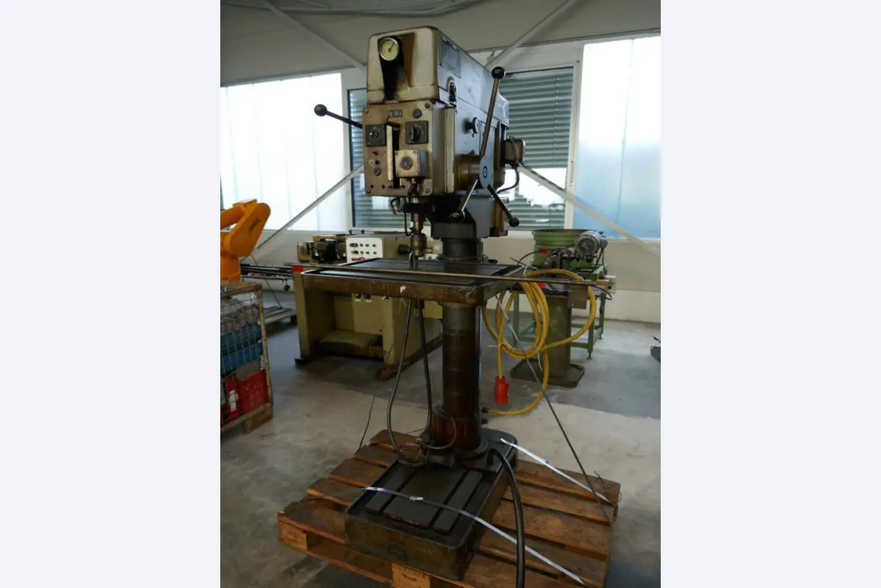 Machines pour le travail du métal-1