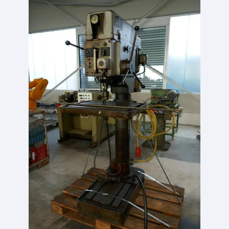 Machines pour le travail du métal-1