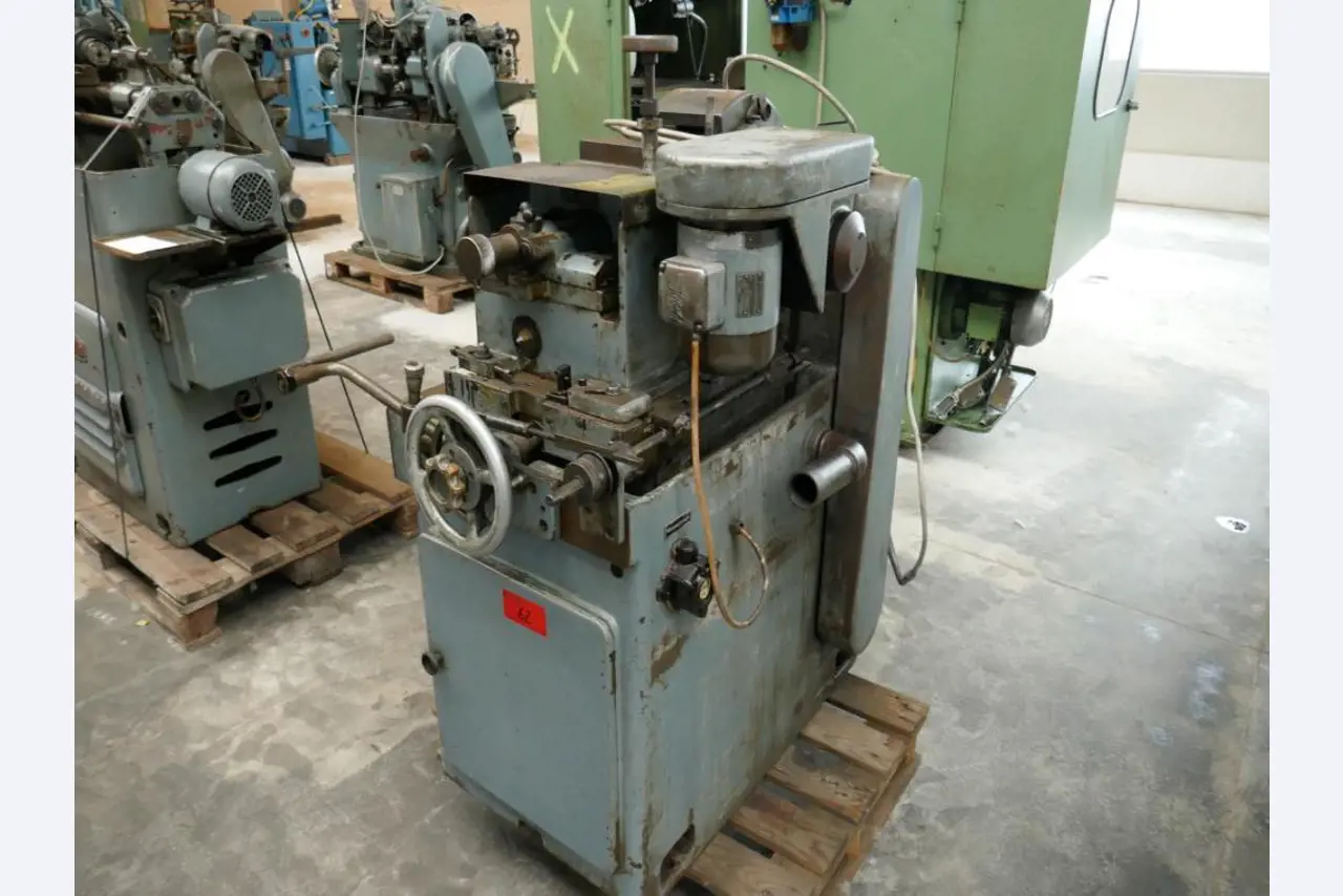 Machines pour le travail du métal-1