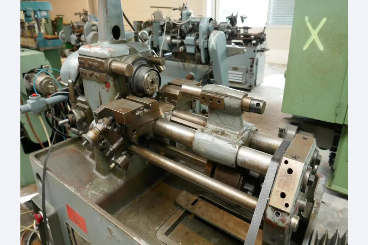 Machines pour le travail du métal-4