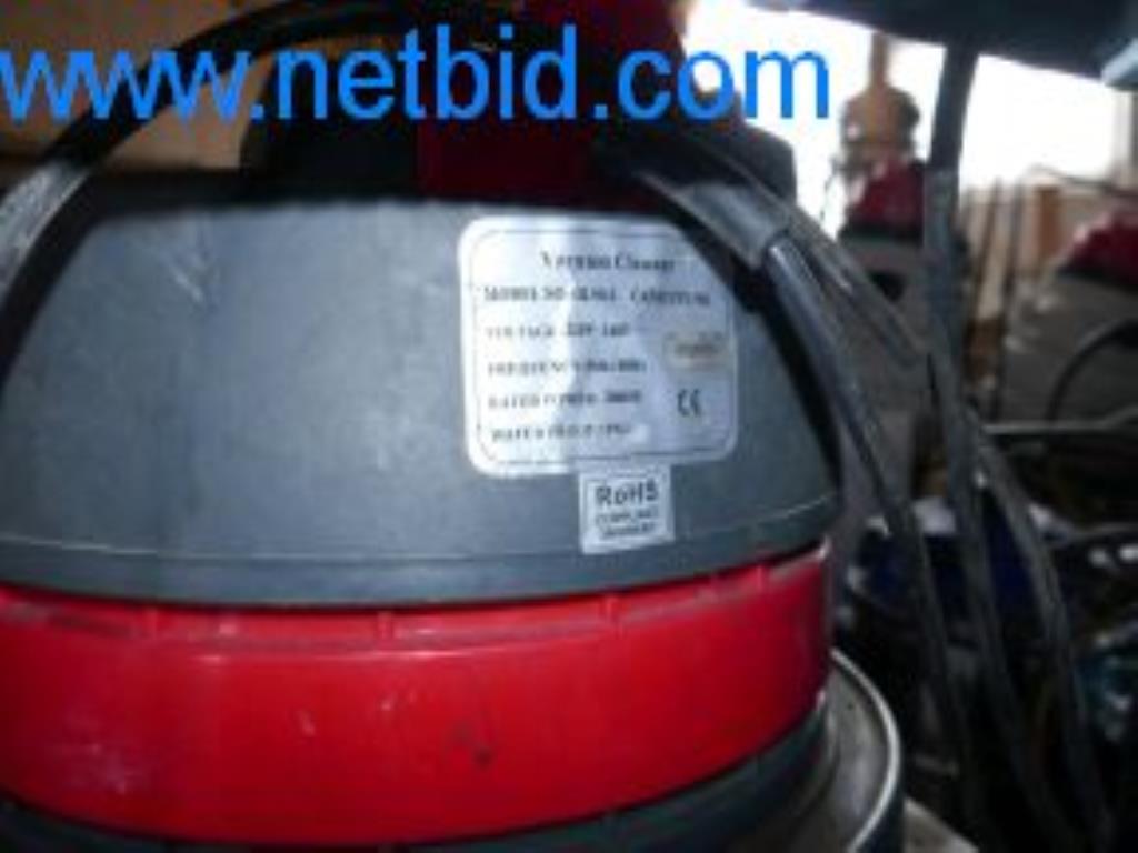 1 sztuka sprzętu czyszczącego i przyczepa samochodowa-13