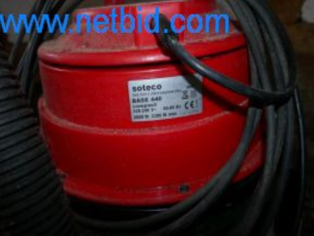 1 sztuka sprzętu czyszczącego i przyczepa samochodowa-17