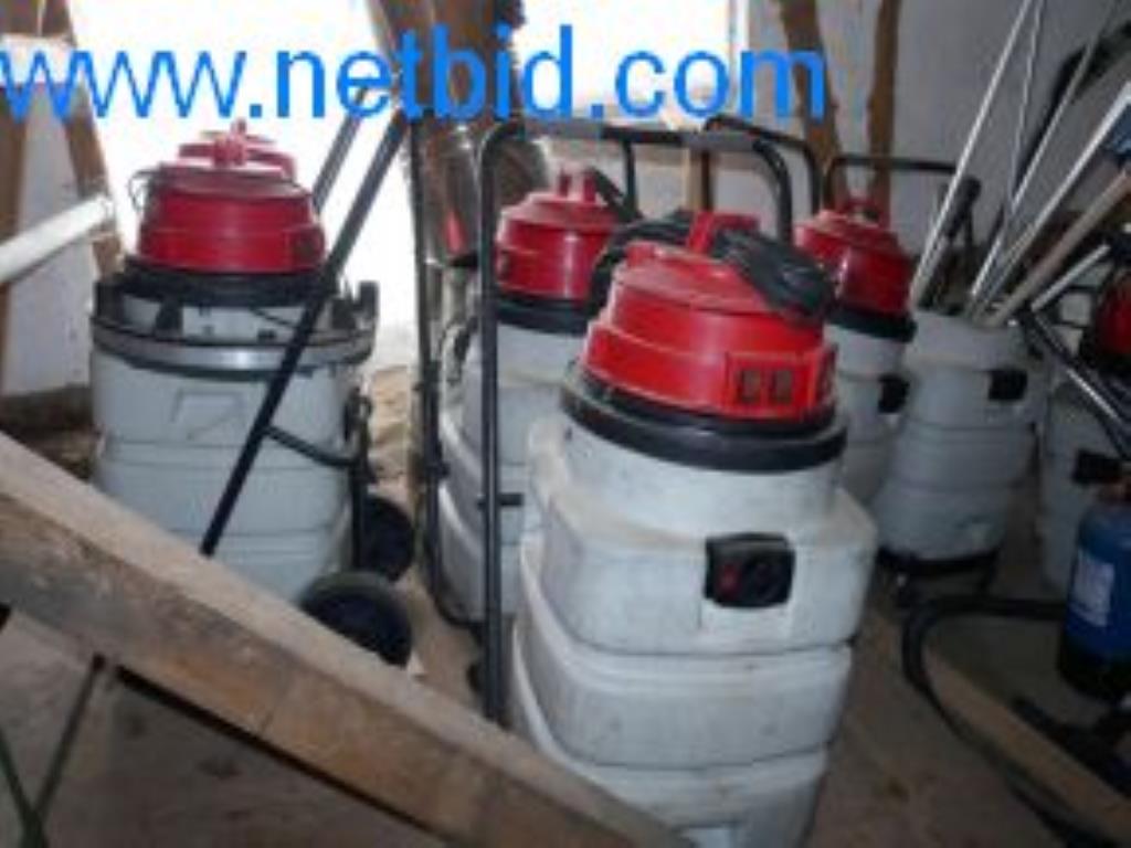 1 sztuka sprzętu czyszczącego i przyczepa samochodowa-1