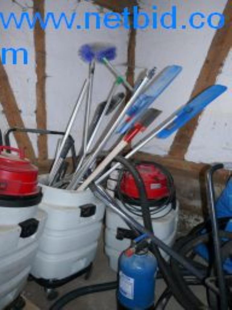 1 sztuka sprzętu czyszczącego i przyczepa samochodowa-29