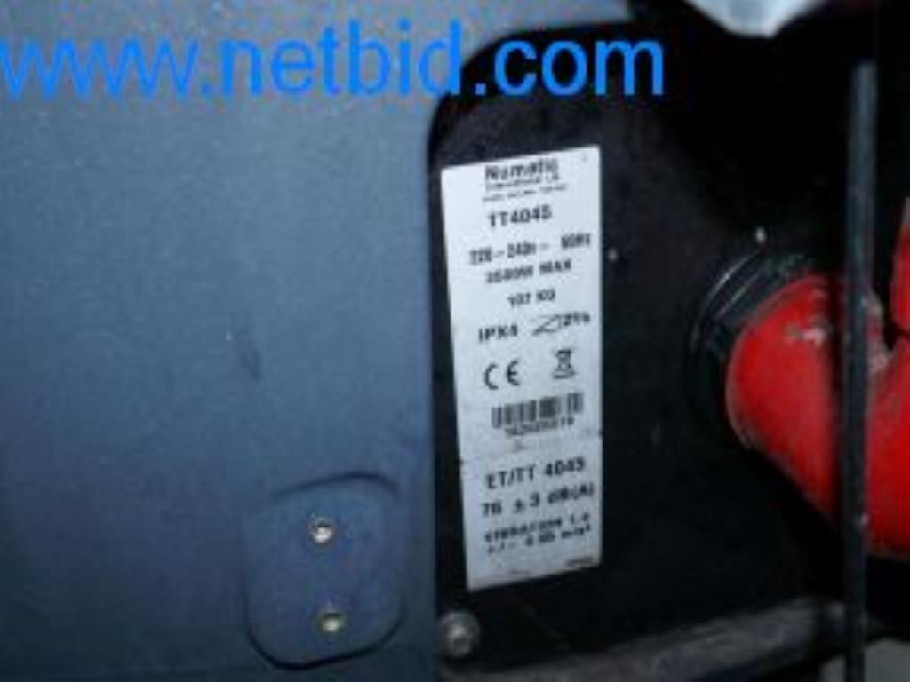 1 sztuka sprzętu czyszczącego i przyczepa samochodowa-37