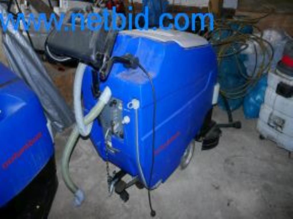 1 sztuka sprzętu czyszczącego i przyczepa samochodowa-38