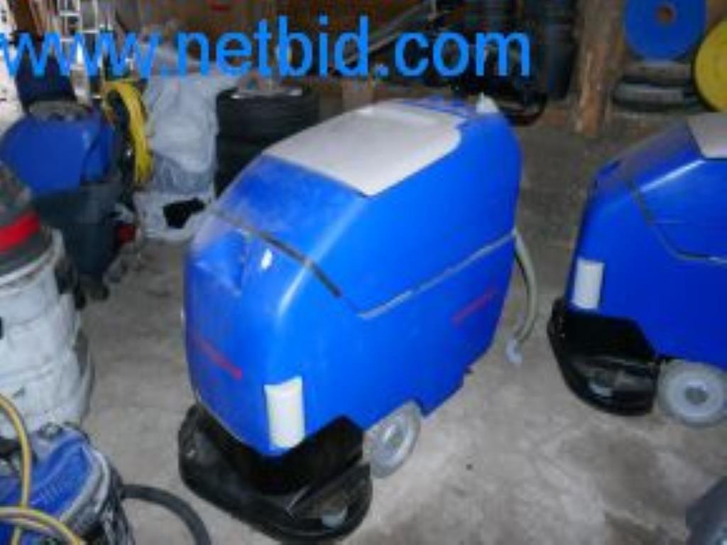 1 sztuka sprzętu czyszczącego i przyczepa samochodowa-39