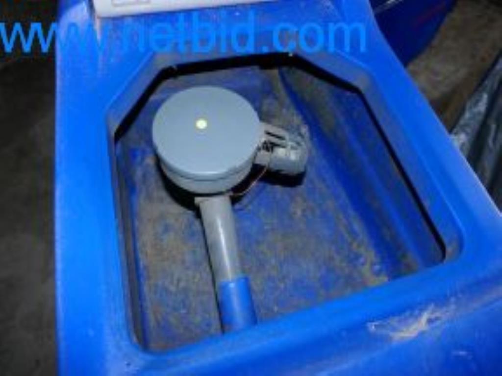 1 sztuka sprzętu czyszczącego i przyczepa samochodowa-40