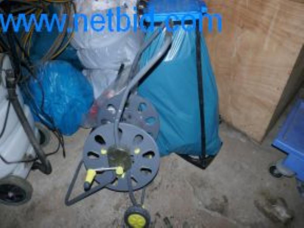 1 sztuka sprzętu czyszczącego i przyczepa samochodowa-8