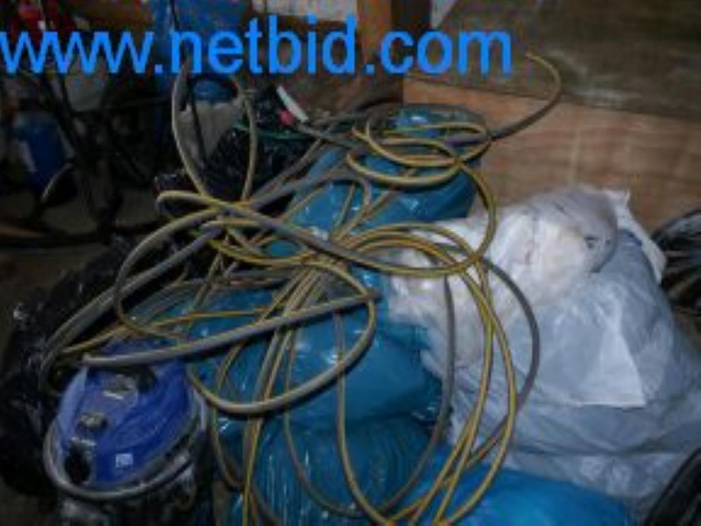 1 sztuka sprzętu czyszczącego i przyczepa samochodowa-9