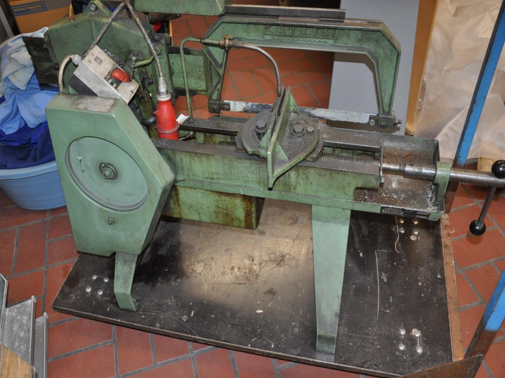 Gepflegte Gegenstände aus einer Lehrwerkstatt (Bautechnik)-1