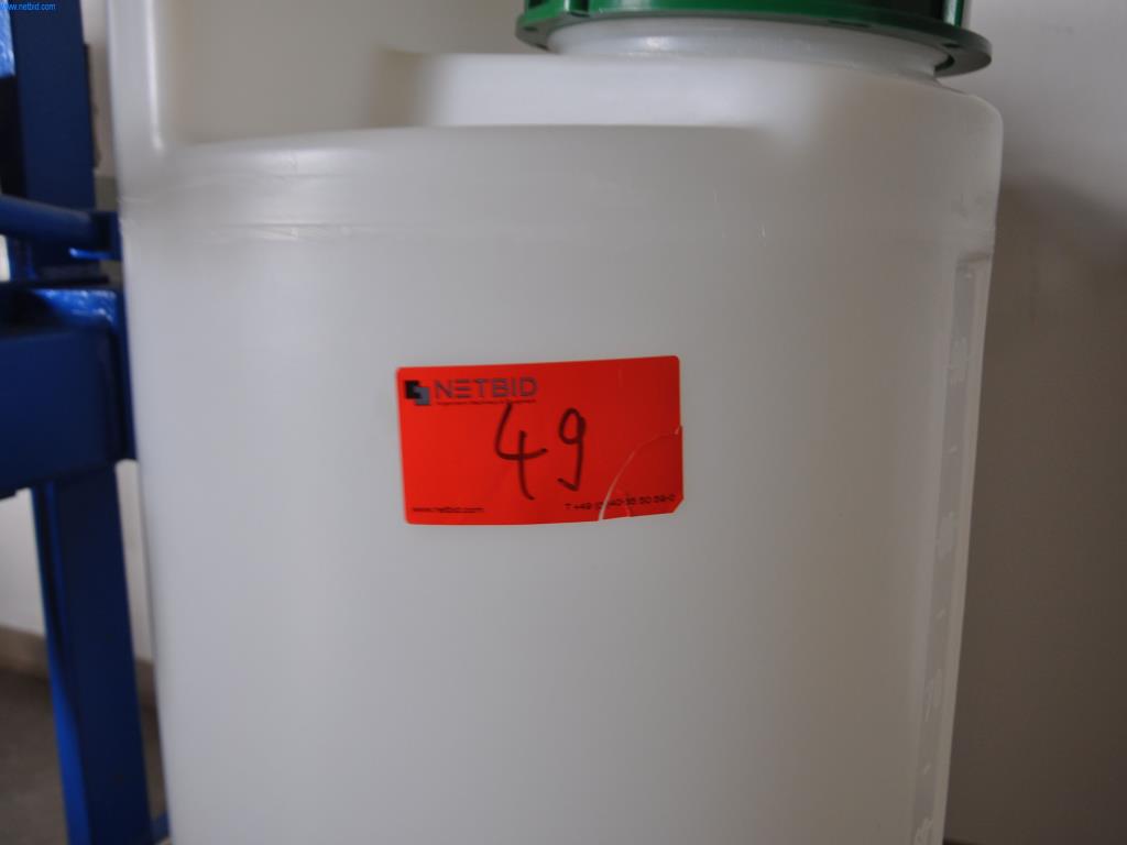 Gepflegte Gegenstände aus einer Lehrwerkstatt (Bautechnik)-2