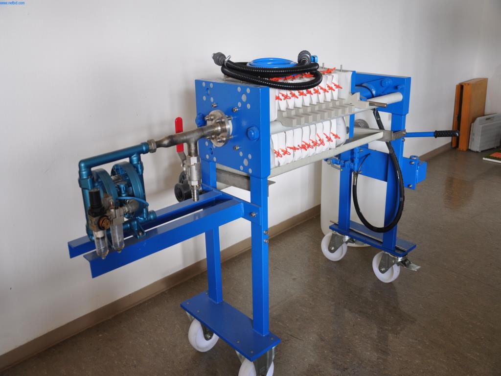 Gepflegte Gegenstände aus einer Lehrwerkstatt (Bautechnik)-5