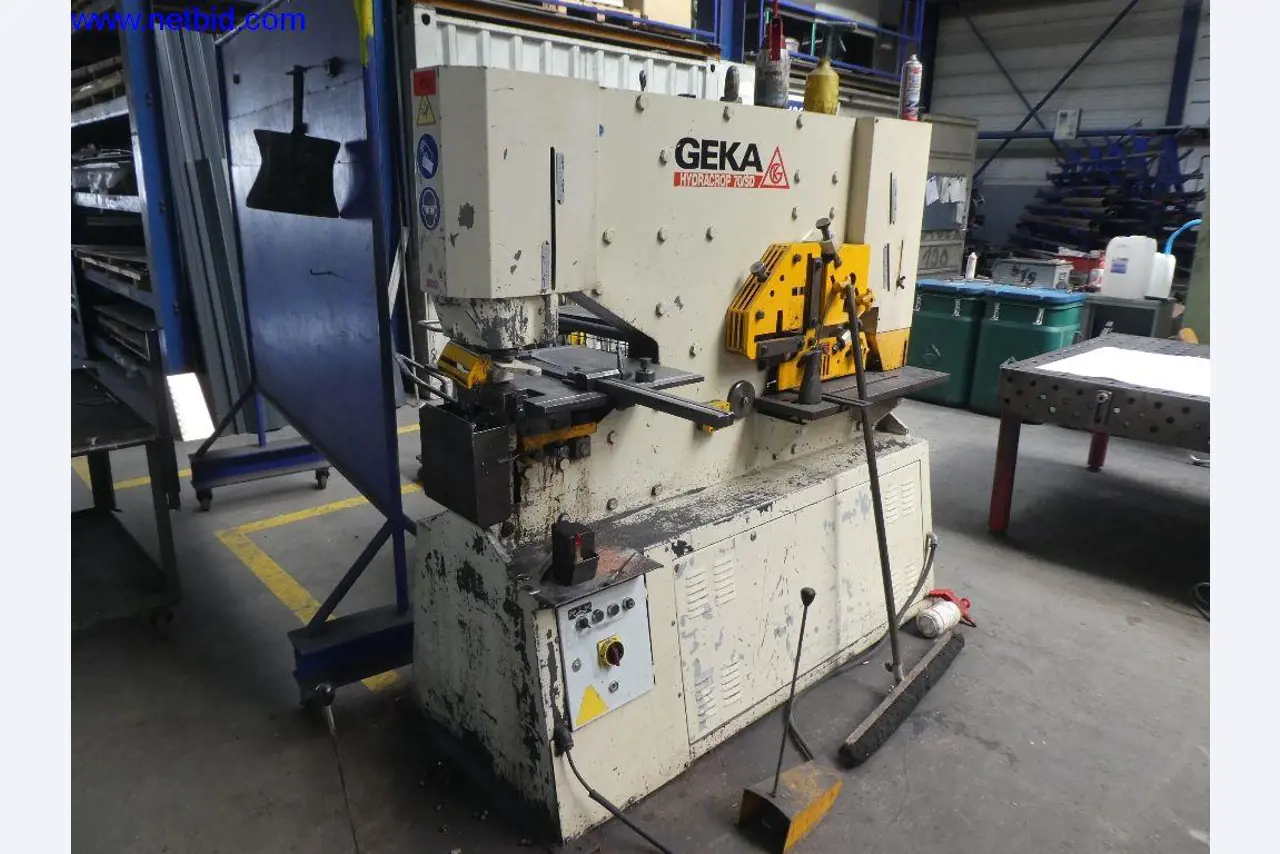 Equipamento operacional e de escritório (construção em aço e metal)-1