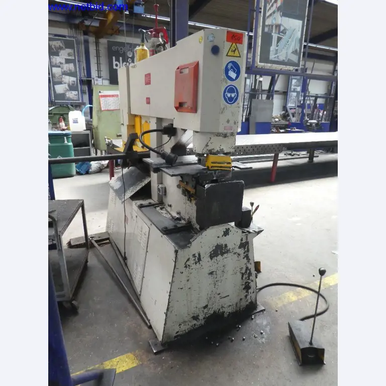 Equipamento operacional e de escritório (construção em aço e metal)-3