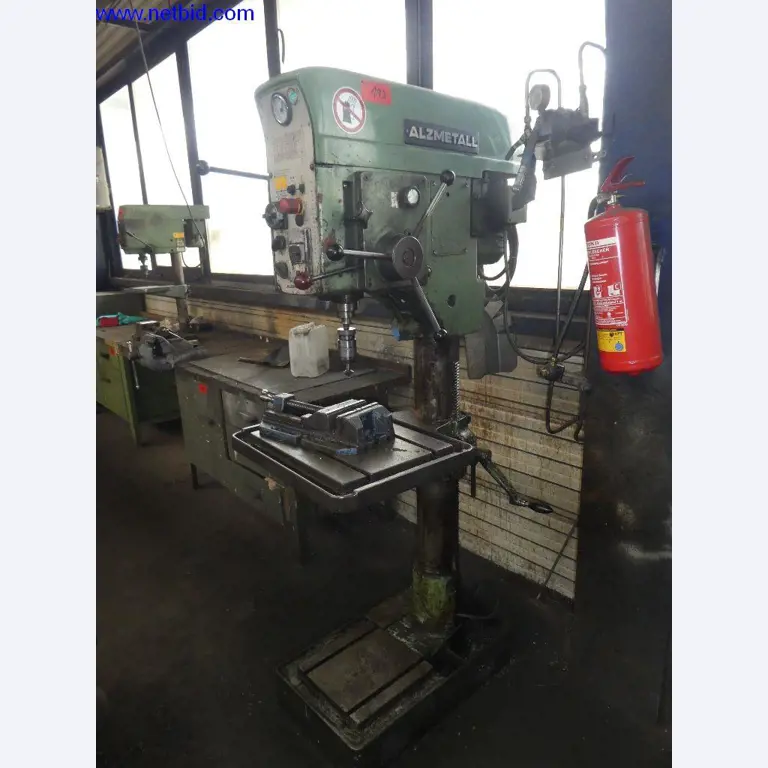Equipamento operacional e de escritório (construção em aço e metal)-1