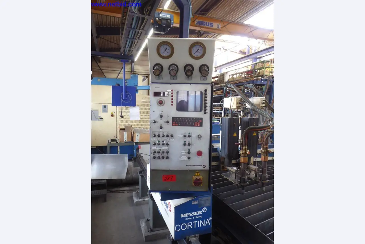 Equipamento operacional e de escritório (construção em aço e metal)-3