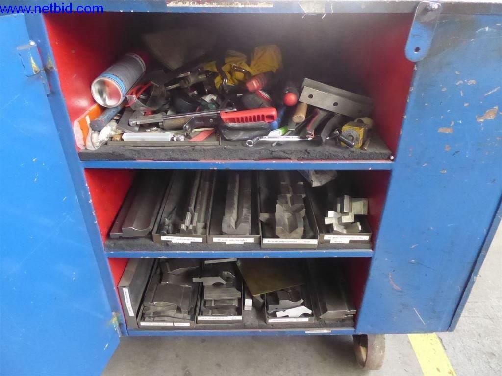 Equipamento operacional e de escritório (construção em aço e metal)-11