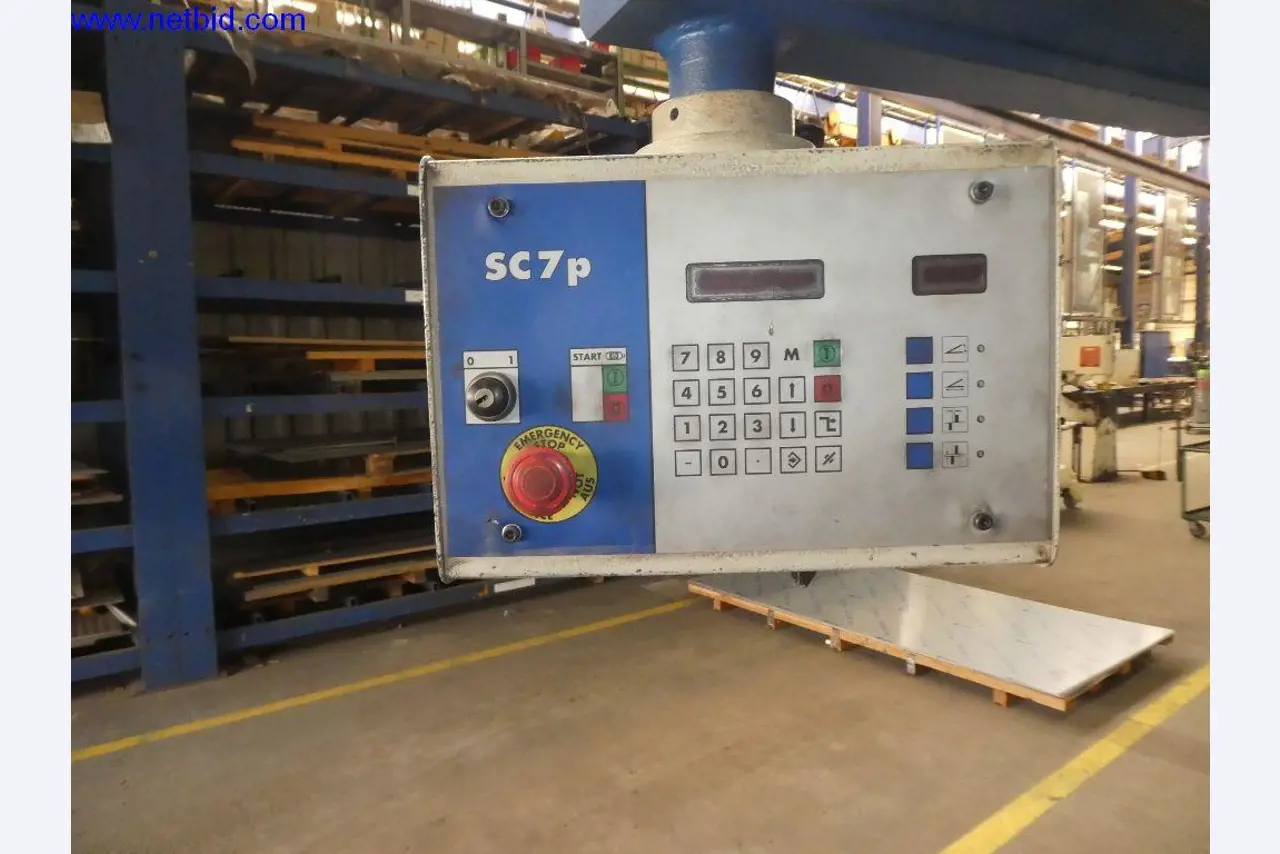 Equipamento operacional e de escritório (construção em aço e metal)-4