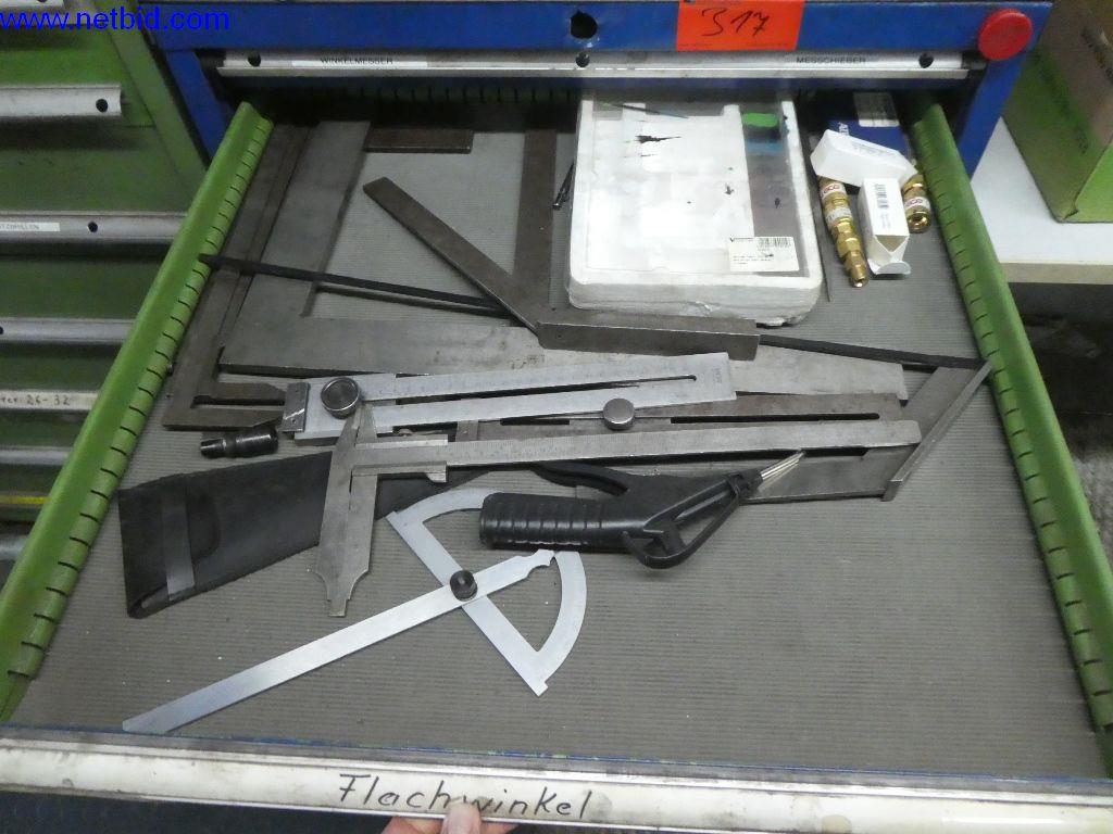 Equipamento operacional e de escritório (construção em aço e metal)-3