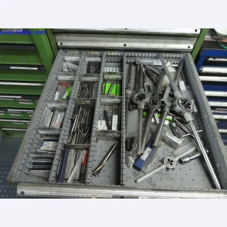 Equipamento operacional e de escritório (construção em aço e metal)-10