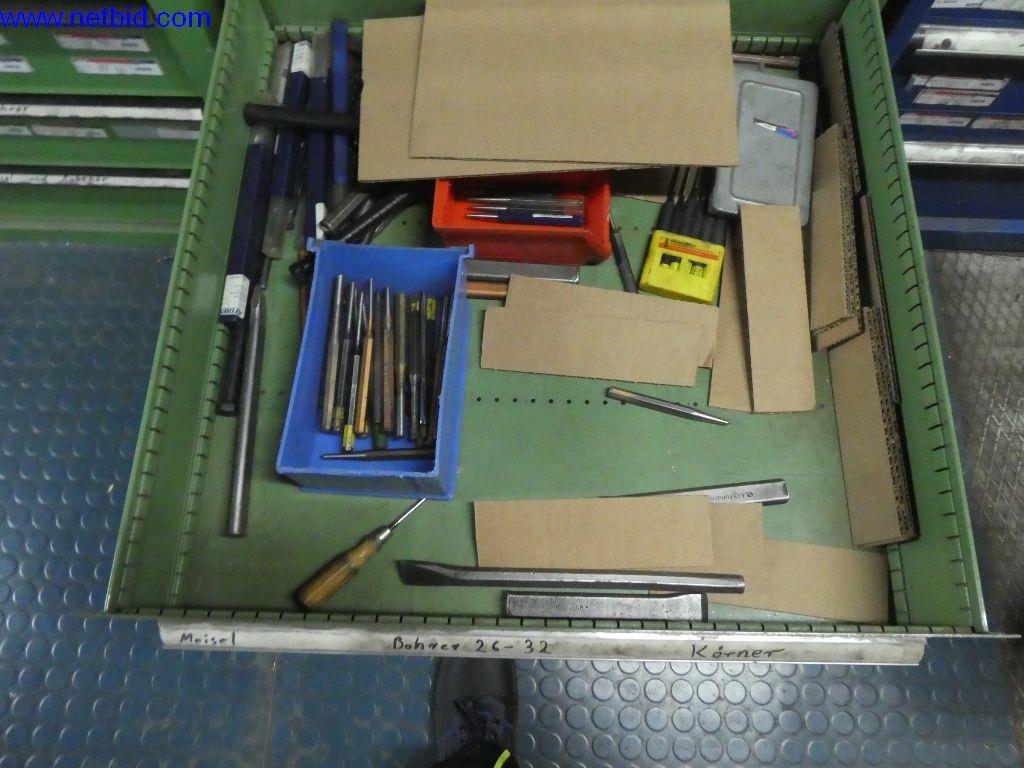 Equipamento operacional e de escritório (construção em aço e metal)-13