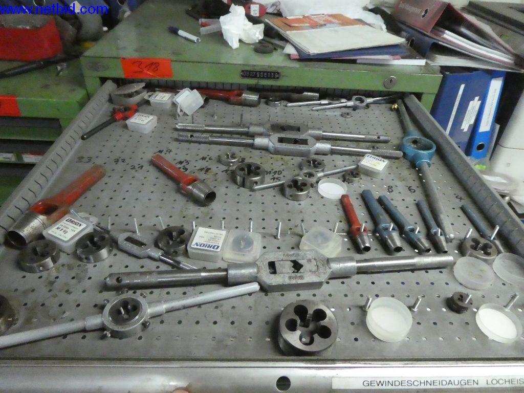 Equipamento operacional e de escritório (construção em aço e metal)-2