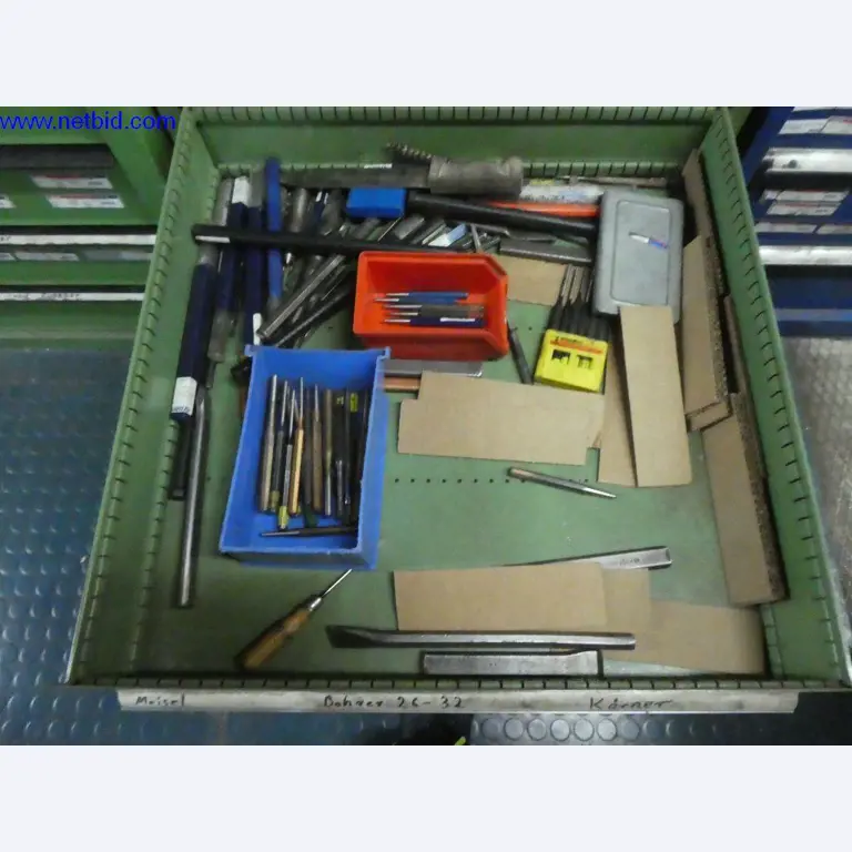 Equipamento operacional e de escritório (construção em aço e metal)-3