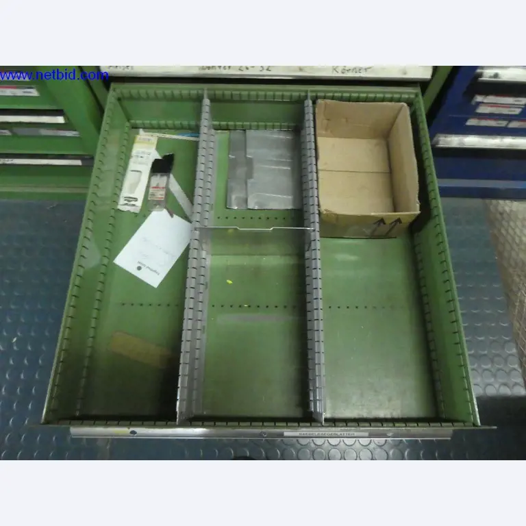 Equipamento operacional e de escritório (construção em aço e metal)-4