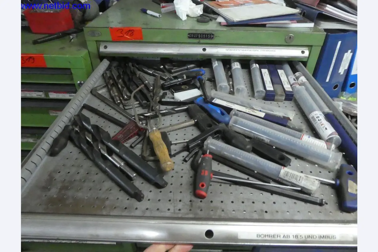 Equipamento operacional e de escritório (construção em aço e metal)-6