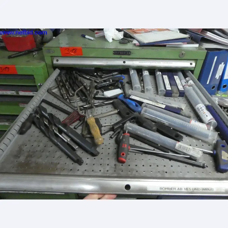 Equipamento operacional e de escritório (construção em aço e metal)-6
