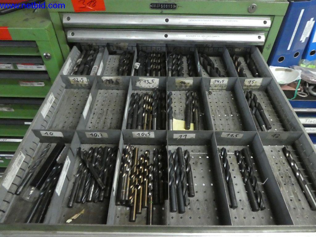 Equipamento operacional e de escritório (construção em aço e metal)-7