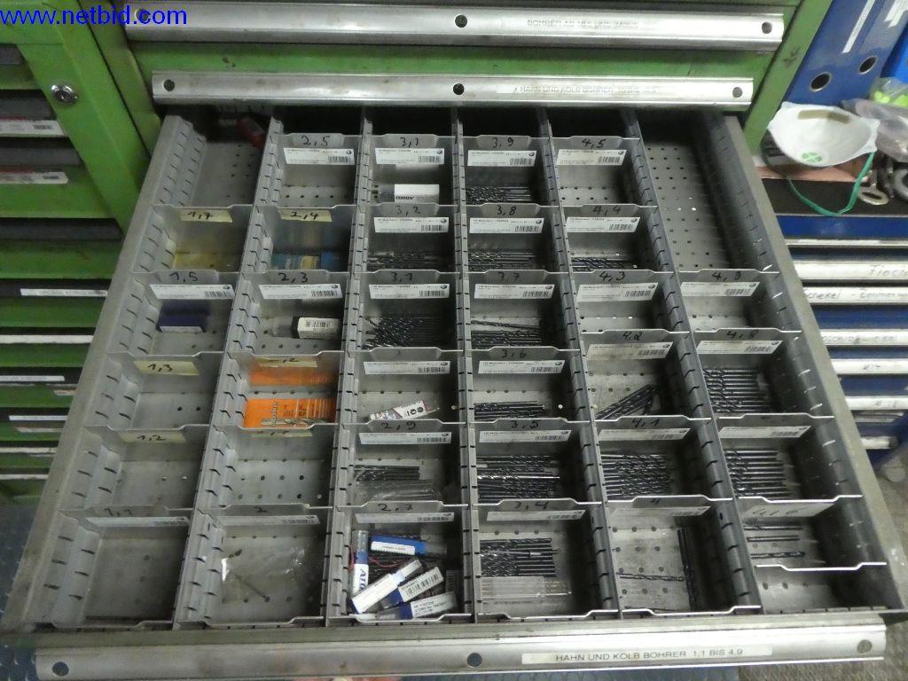 Equipamento operacional e de escritório (construção em aço e metal)-8