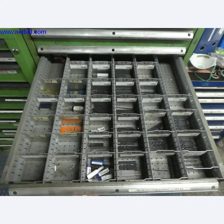 Equipamento operacional e de escritório (construção em aço e metal)-8