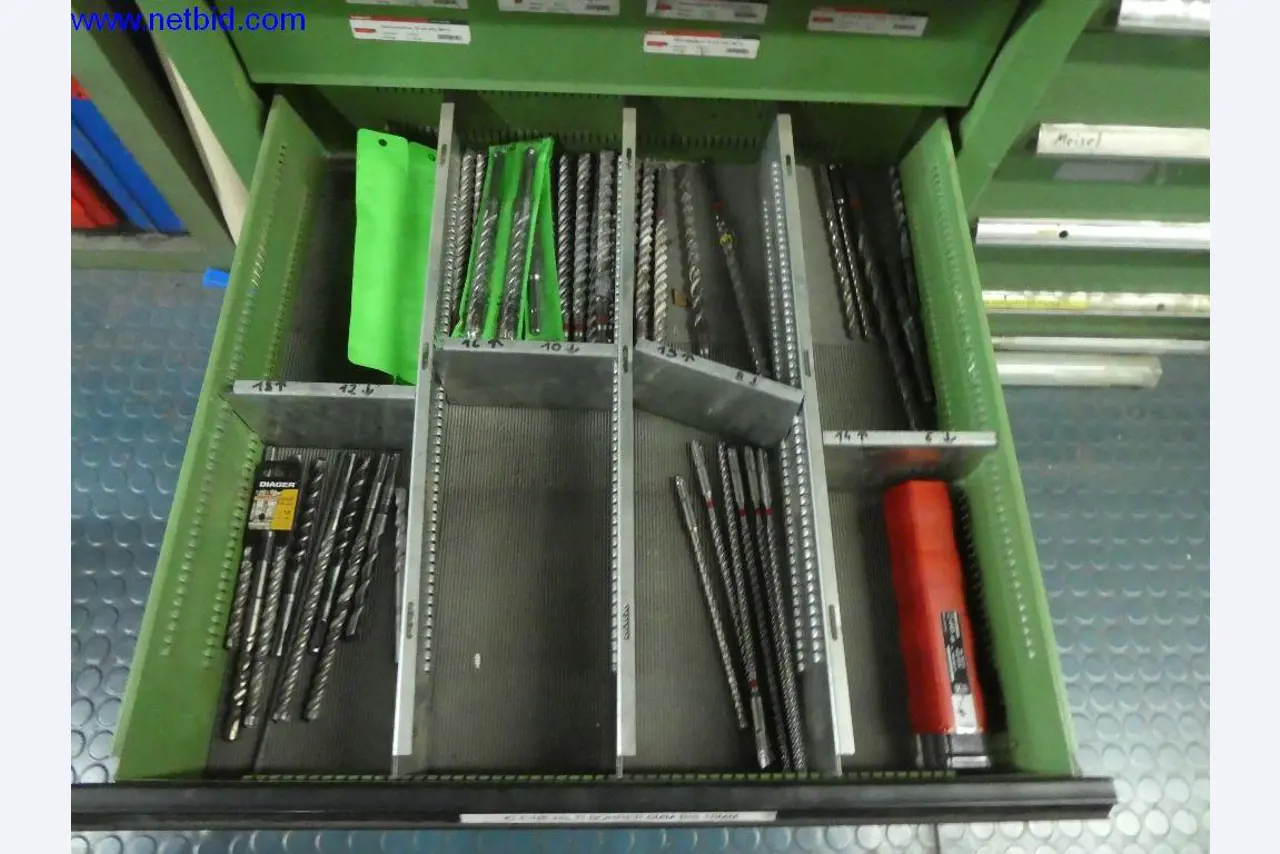 Equipamento operacional e de escritório (construção em aço e metal)-10