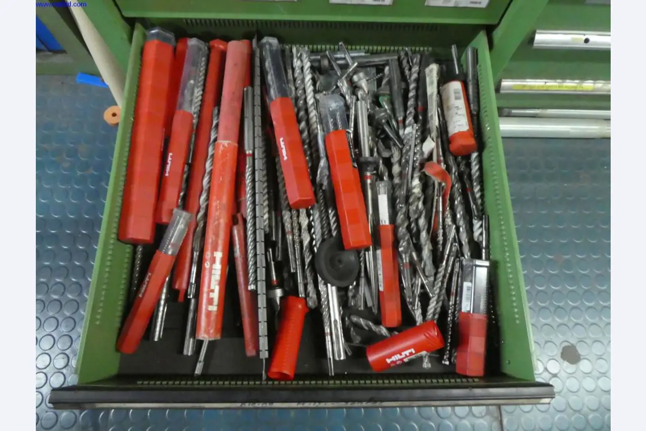 Equipamento operacional e de escritório (construção em aço e metal)-11