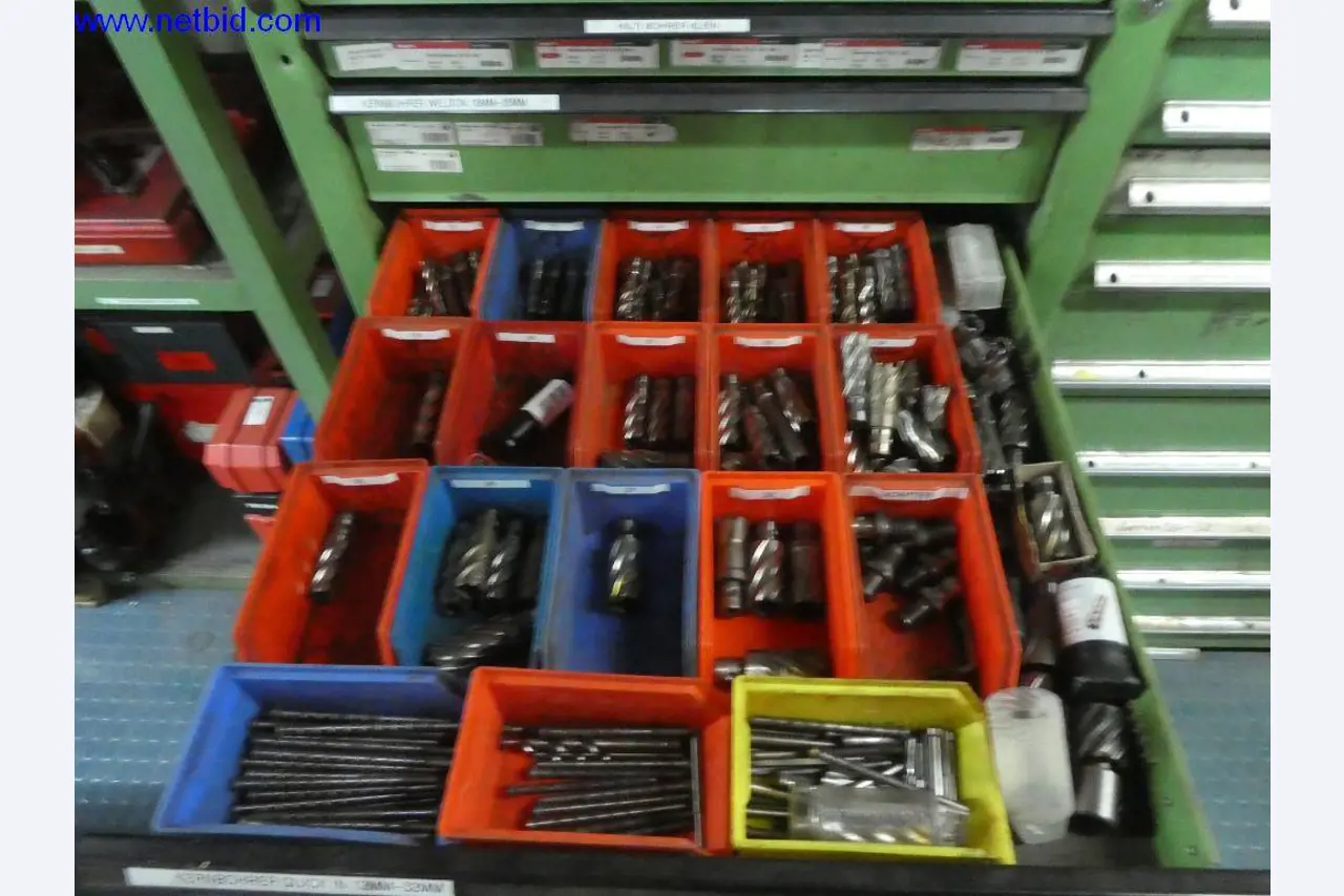Equipamento operacional e de escritório (construção em aço e metal)-6