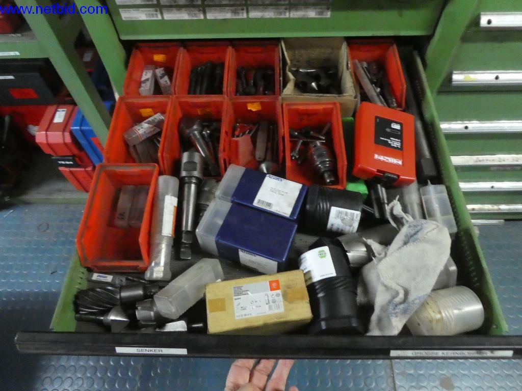 Equipamento operacional e de escritório (construção em aço e metal)-7