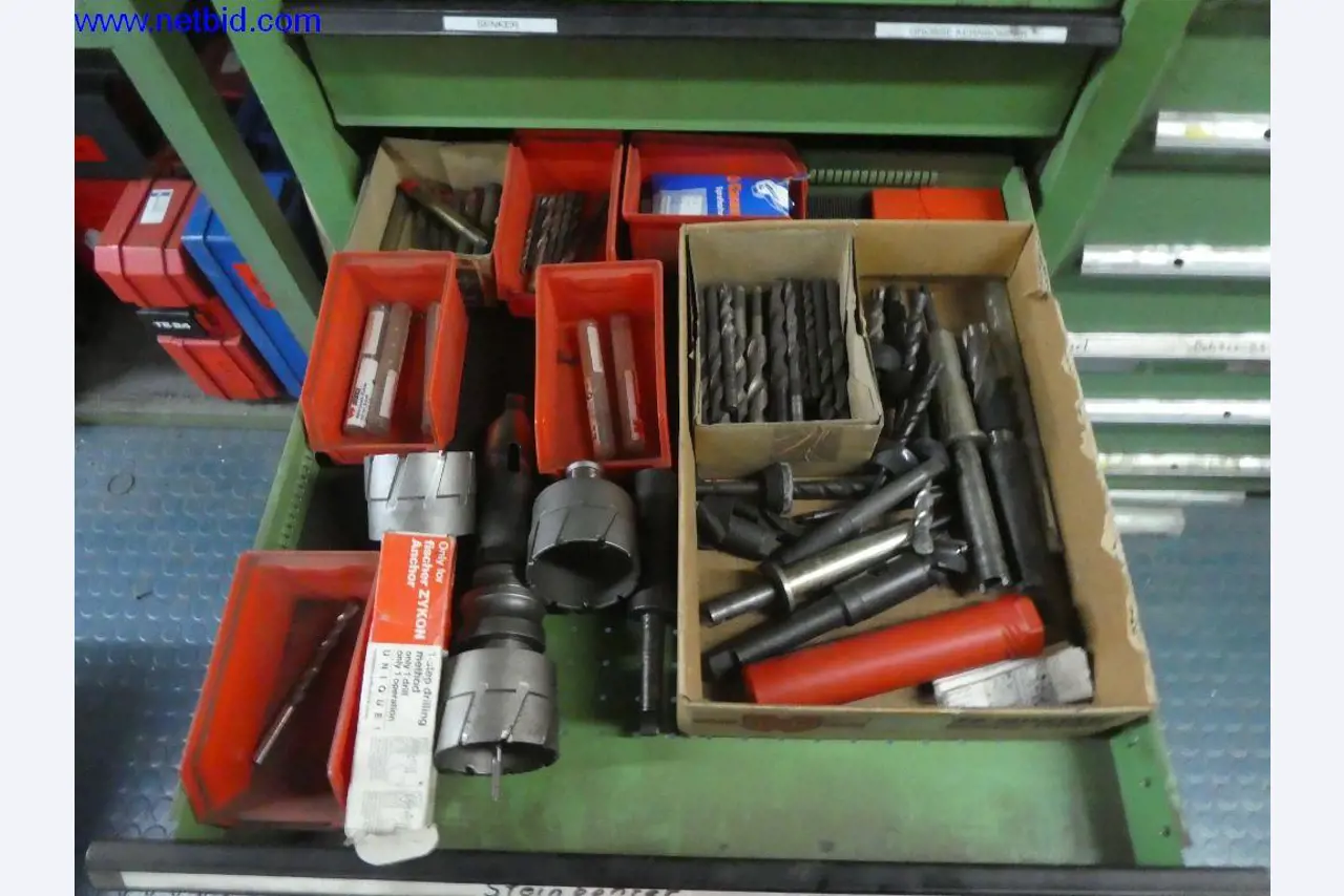 Equipamento operacional e de escritório (construção em aço e metal)-8