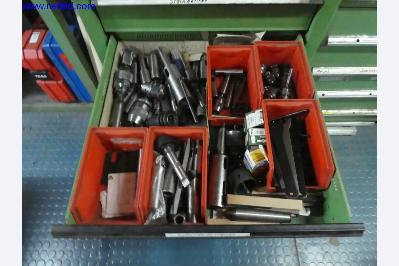 Equipamento operacional e de escritório (construção em aço e metal)-9