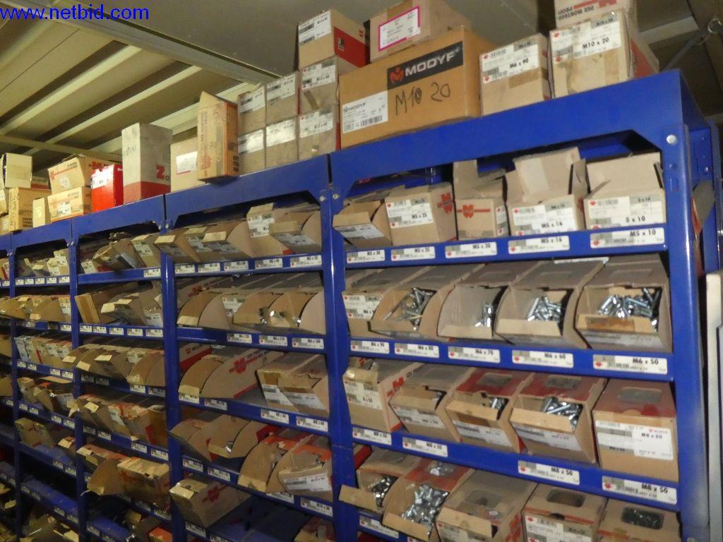 Equipamento operacional e de escritório (construção em aço e metal)-11