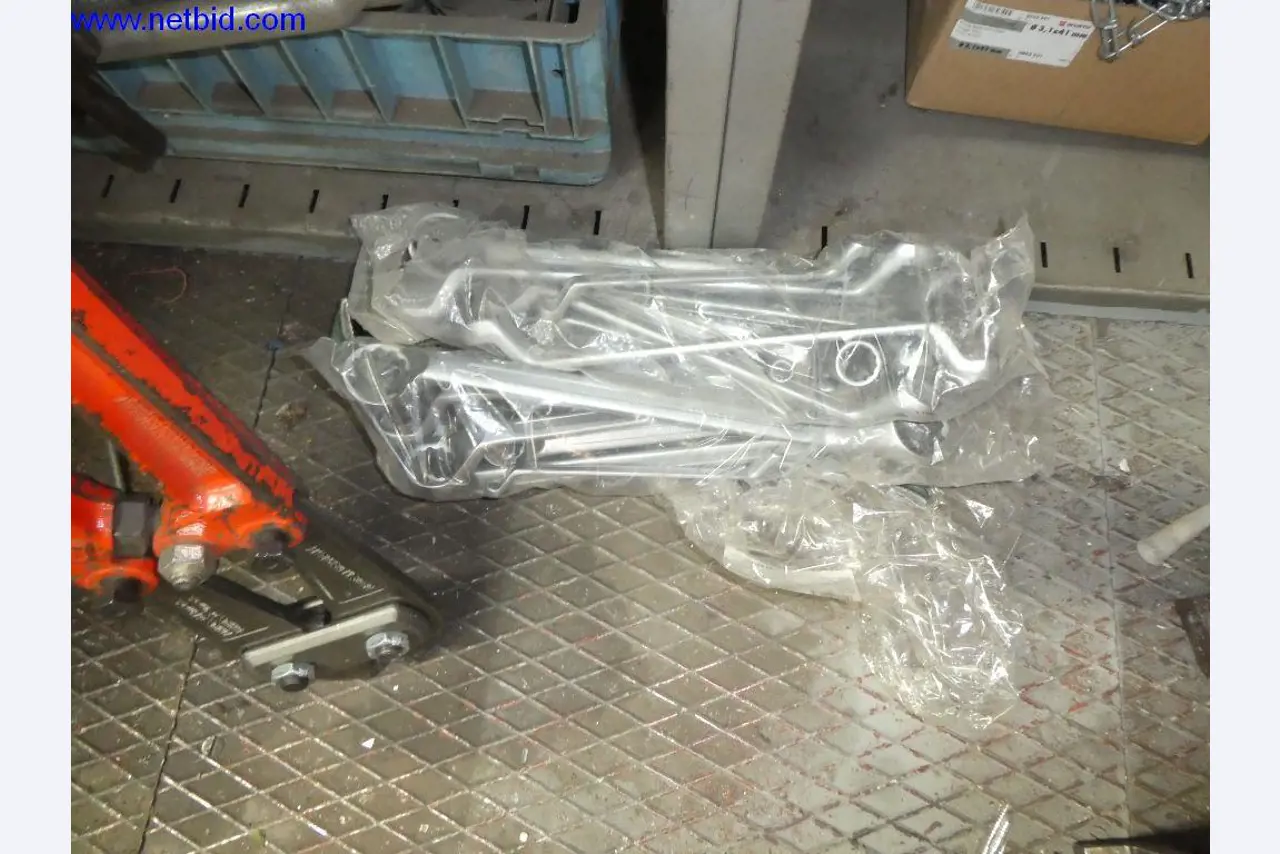 Equipamento operacional e de escritório (construção em aço e metal)-3
